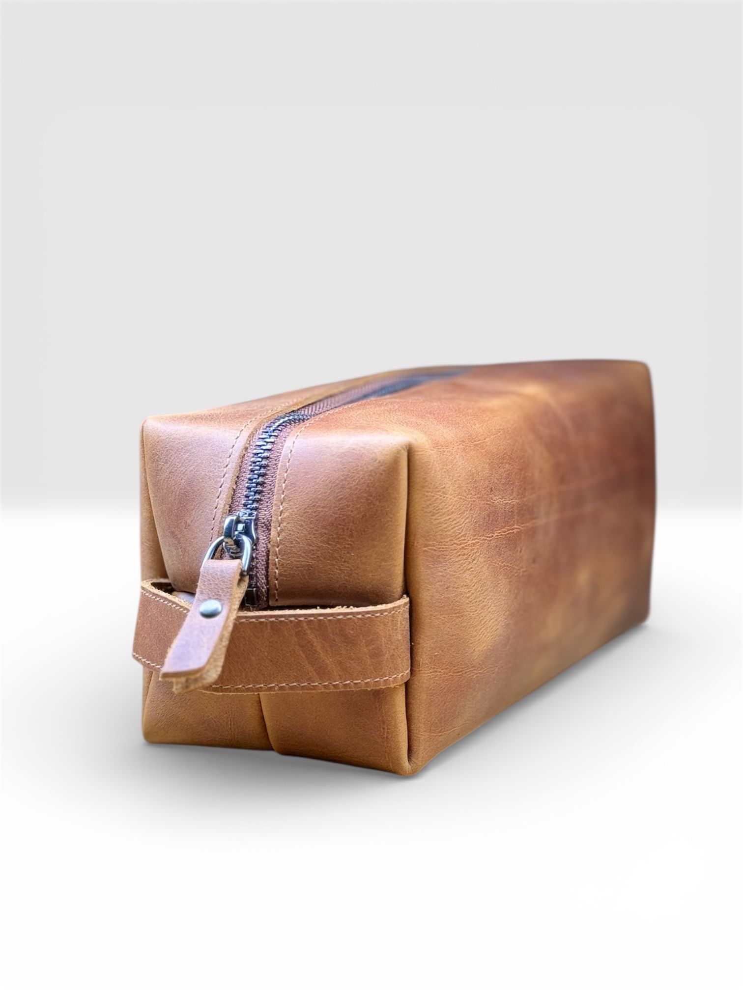 Hakiki Deri Erkek Seyahat Çantası – El Taşıma Modelli, Geniş Hacimli - Görsel 2