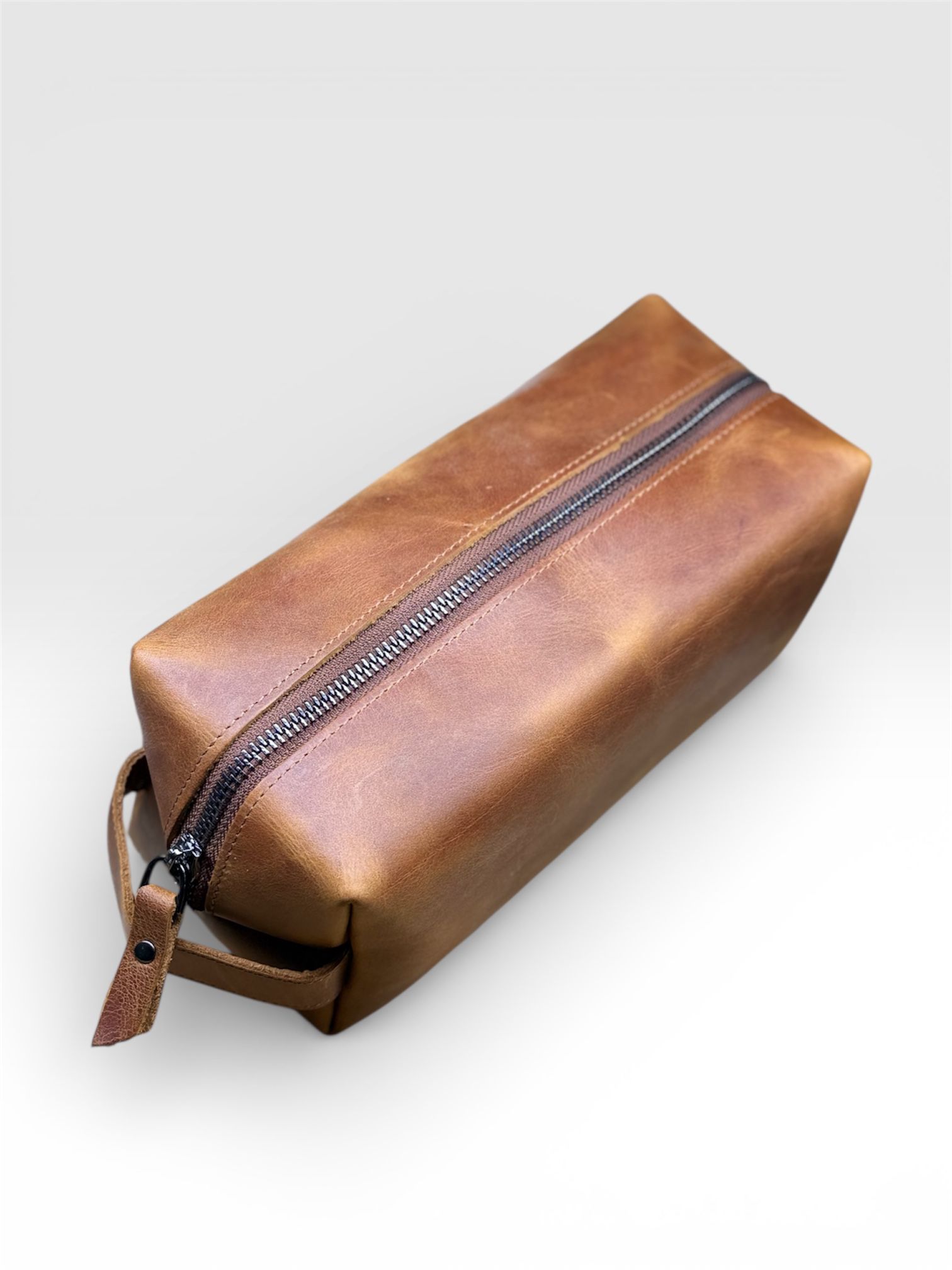 Hakiki Deri Erkek Seyahat Çantası – El Taşıma Modelli, Geniş Hacimli - Görsel 3