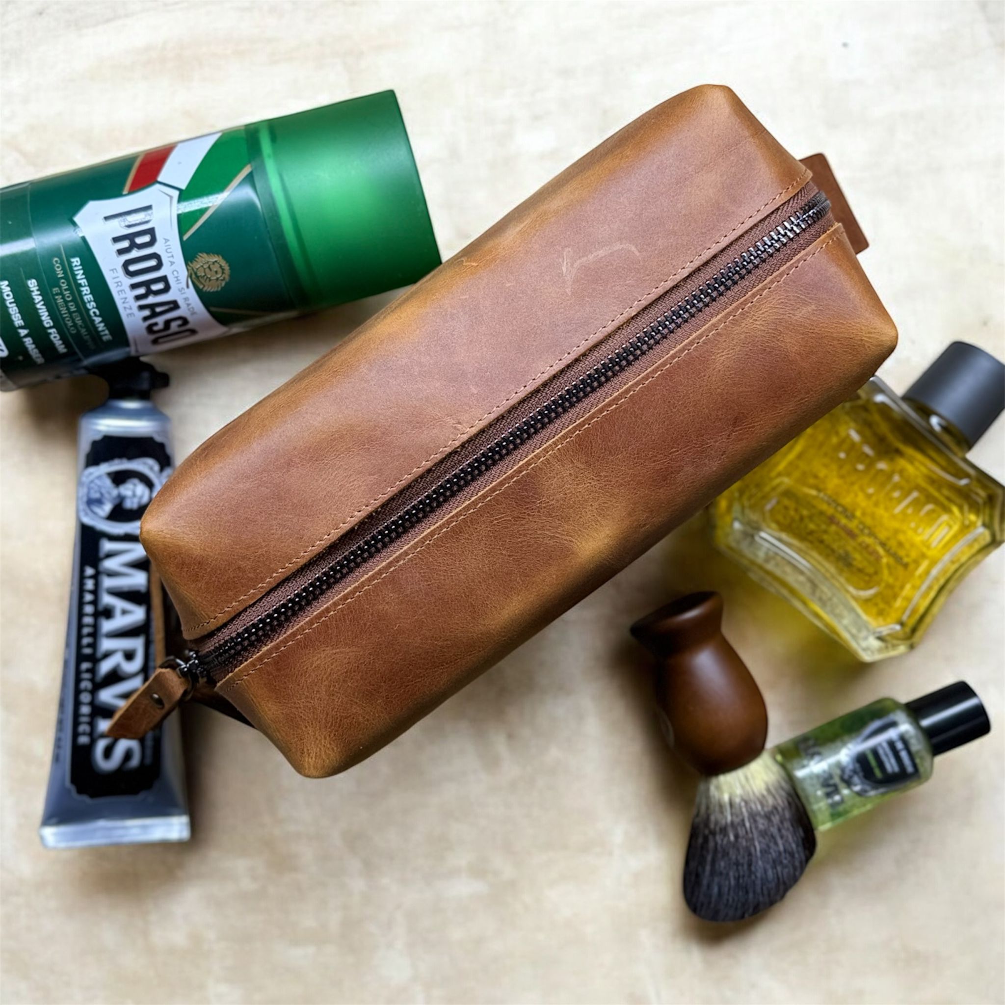 Hakiki Deri Erkek Seyahat Çantası – El Taşıma Modelli, Geniş Hacimli