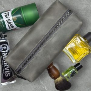 Hakiki Deri Erkek Seyahat Çantası – El Taşıma Modelli, Geniş Hacimli – Gri